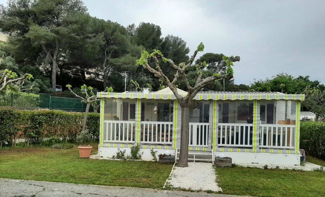 Mobile Camping St Pierre Des Horts * Hyères